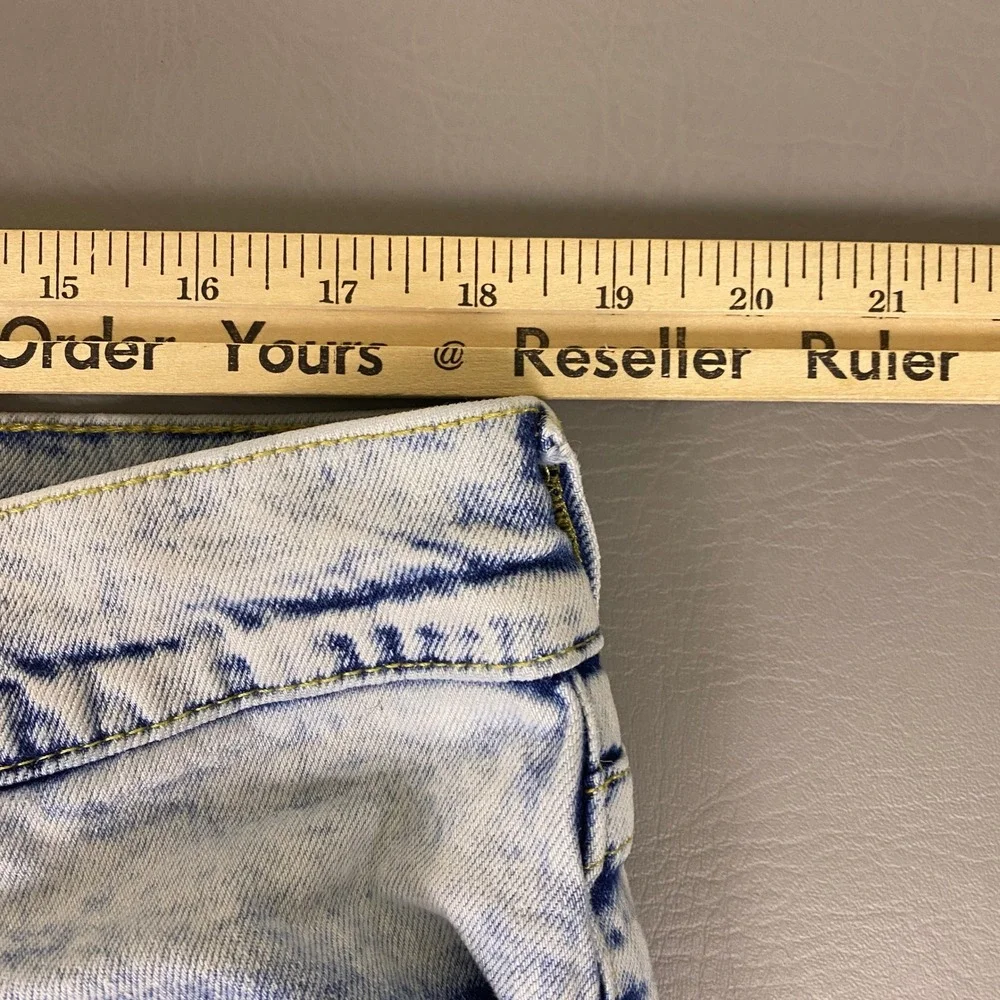 True Religion Rocco Relaxed Skinny Shorts Men's‎ 40 Acid Wash Blue Denim Stretch